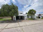 Casa en VENTA o RENTA en Residencial Campestre Campo de...