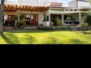 CASA EN VENTA O RENTA EN VILLAS DEL MESON JURIQUILLA...