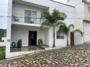 CASA EN VENTA O RENTA MENSUAL EN IXTAPAN DE LA SAL
