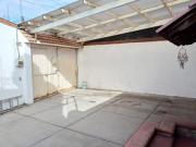 CASA EN VENTA. OPORTUNIDAD DE INVERSIÓN, AMPLIOS ESPACIOS