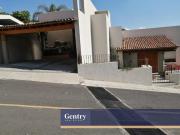 Casa en venta para inversión en Pedregal de Querétaro