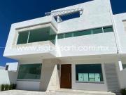 CASA EN VENTA PARA INVERSIONISTAS EN LOMAS DE JURIQUILLA