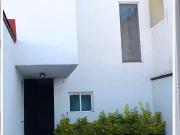 CASA EN VENTA, PARA REMODELAR