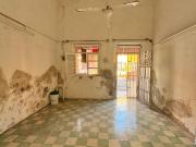 CASA EN VENTA PARA REMODELAR A UNAS CUADRAS DEL PARQUE...