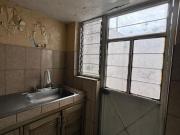 Casa en venta para remodelar por mercado de abastos 5...