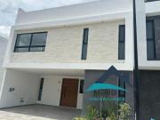 CASA EN VENTA PARQUE NAYARIT LOMAS DE ANGELÓPOLIS