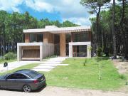 Casa en Venta, Pinamar Norte, 5 dormitorios c/ jardín y...