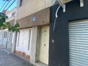 CASA EN VENTA PLANTA ALTA A RECICLAR 2 DORMITORIOS