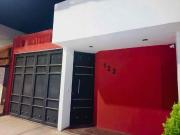 Casa en venta por av. papagayos, está en privada cerca...