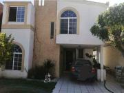 Casa en Venta por Hospital Ángeles, 4 recamaras, una...