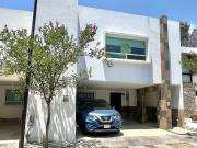 Casa en venta por Plaza Cruz del Sur y Blvd. Forjadores