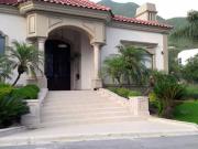 CASA EN VENTA PORTAL DEL HUAJUCO CARRETERA NACIONAL...