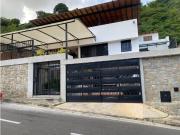 CASA EN VENTA PRADOS DEL ESTE EN CALLE CERRADA