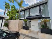 CASA EN VENTA PREMIUM EN PRIVADA EN JURIQUILLA CON CASA...