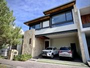 CASA EN VENTA PRIV. PEDREGAL 1