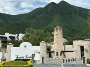 Casa en VENTA priv Santa Isabel Zona El Barro carr...