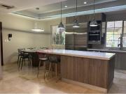 Casa en venta Privada Los Alamos frente a Costco...
