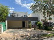 CASA EN VENTA, PRIVADA PARQUE CENTRAL al Norte de Mérida CASA EN VENTA, PRIVADA PARQUE CENTRAL al Norte de Mérida