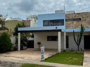 CASA EN VENTA PRIVADA PARQUE CENTRAL, Al norte de...