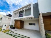Casa en venta privada San Angel 2 con recamara en planta...