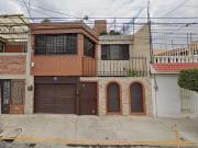 CASA EN VENTA, ! PROPIEDAD EN EXELENTE ZONA YA...