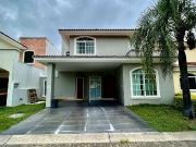 Casa en Venta Puertas del Tule