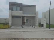 Casa en Venta Punta del Cielo, coto Punta Coral Modelo Amar