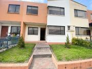 Casa en Venta / Pusuqui / Ciudad 2 Hemisferios