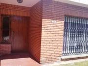 Casa 5 ambientes, dos casas en mismo lote en venta Quilmes