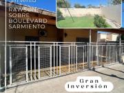 Casa En Venta, Rawson Sobre Boulevard Sarmiento A Una...