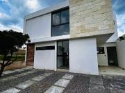 Casa en Venta Rec?mara Planta Baja y Gran Jard?n en...