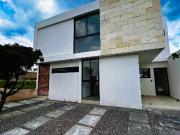 Casa en Venta Recámara Planta Baja y Gran Jardín en...