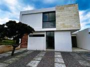 Casa en Venta Recámara Planta Baja y Gran Jardín en...