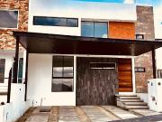 Casa en Venta Recámara Planta Baja y Roof Garden, Juriquilla