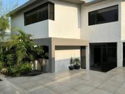 CASA EN VENTA RECIEN REMODELADA EN CENTRO DE QUERETARO