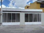 CASA EN VENTA RECIEN REMODELADA EN RESIDENCIAL PENSIONES...