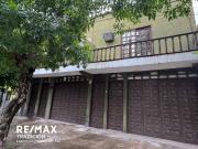 CASA EN VENTA 16 AMBIENTES GENERANDO RENTA