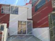 CASA EN VENTA REMODELADA, A ORILLA DE CALLE, GALAXIA LA...