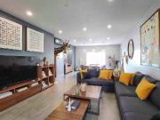 Casa en venta remodelada con paneles solares y acceso... Casa en venta remodelada con paneles solares y acceso...