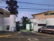 CASA EN VENTA REMODELADA EN LATERAL DE BALCONES DEL...