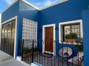 CASA EN VENTA REMODELADA Y EQUIPADA UBICADA A UNA CUADRA...