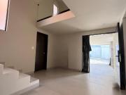 Casa en Venta Renovada en Contry La Silla 9o Sector