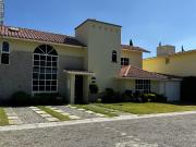 CASA EN VENTA RENOVADA EN LA ZONA DORADA DE METEPEC EN...