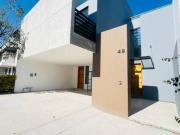 CASA EN VENTA /RENTA CASCATA NUEVA LOMAS DE ANGELOPOLIS