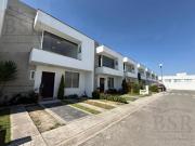 CASA EN VENTA RESIDENCIAL BOSQUES ZINACANTEPEC