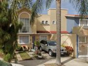 Casa en Venta. Residencial del Valle, Zapopan, Jalisco....