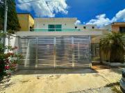 Casa en venta Residencial Los Pinos, al norte de Mérida