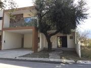 CASA EN VENTA RESIDENCIAL VILLAS DEL URO MAGNOLIA