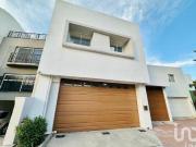 CASA EN VENTA RINCONES DE SAN MARCOS 3 Niveles Tipo Loft