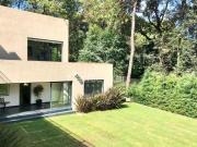 Casa en venta rodeada de bosque a pasos de Club de Golf...